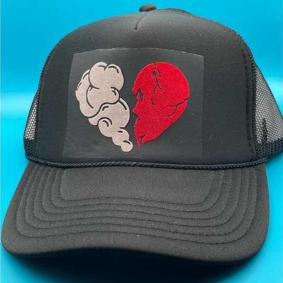 Heart & Brain Trucker Hat | Flocked Velvet Patch | Snapback OS - Picture 1 of 3